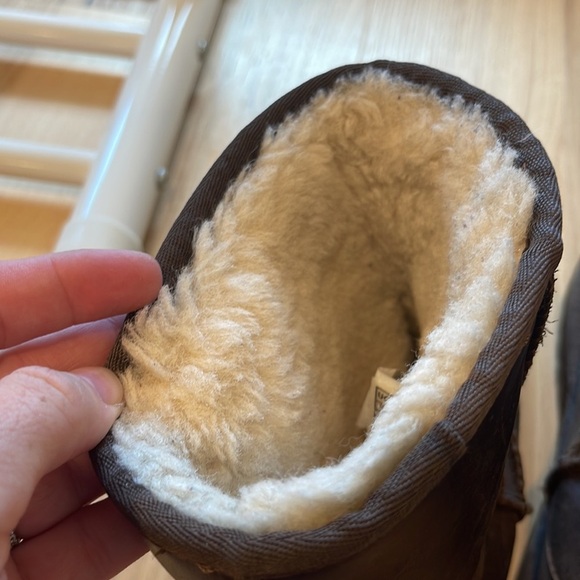 UGG Australia brown leather boot, Size US 5 - Picture 6 of 7